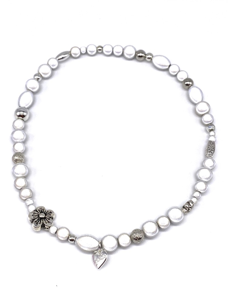 White Vintage Short Detailed Necklace