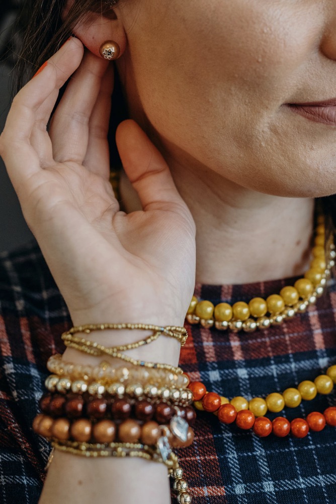 Mid Bead Gold Short Necklace